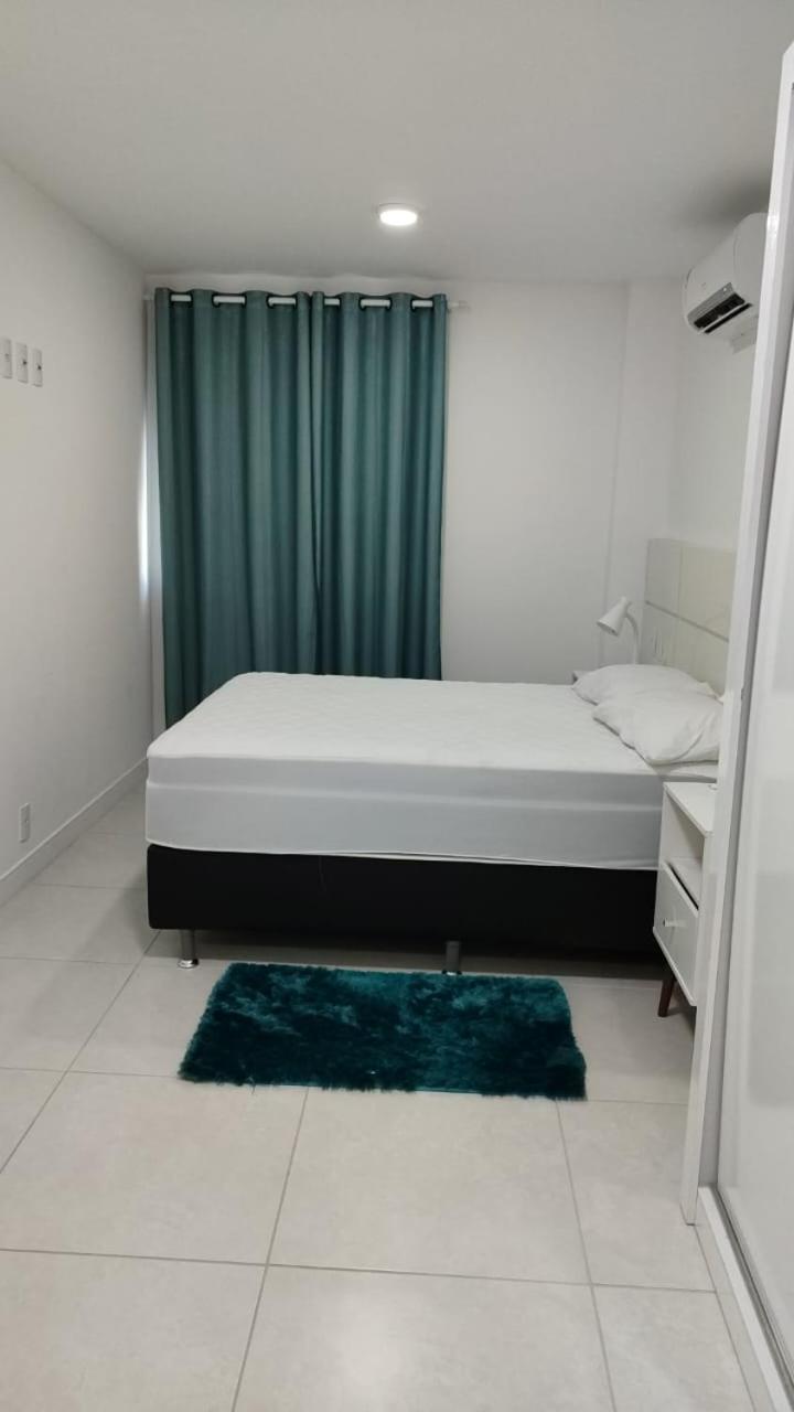 Apartamento de 2 Quartos com Varanda